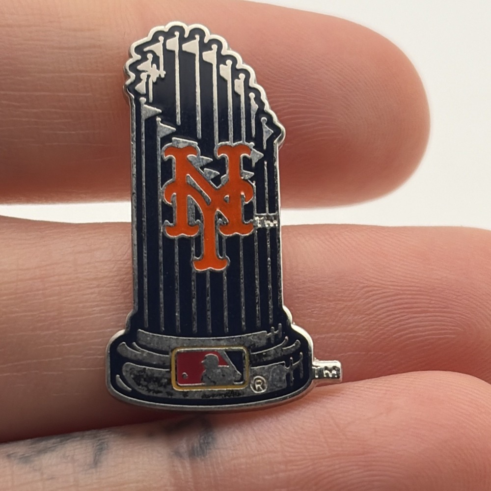 MLB Baseball New York Mets World Series Championship Trophy Lapel Hat Pin
